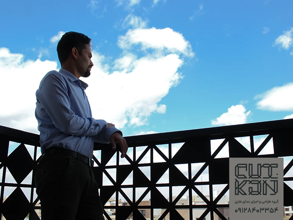 نمای فلزی با رنگ مشکی